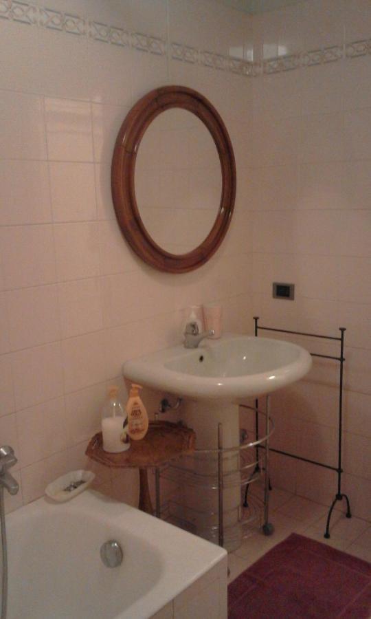 B&B "Angela " Piacenza Bagian luar foto